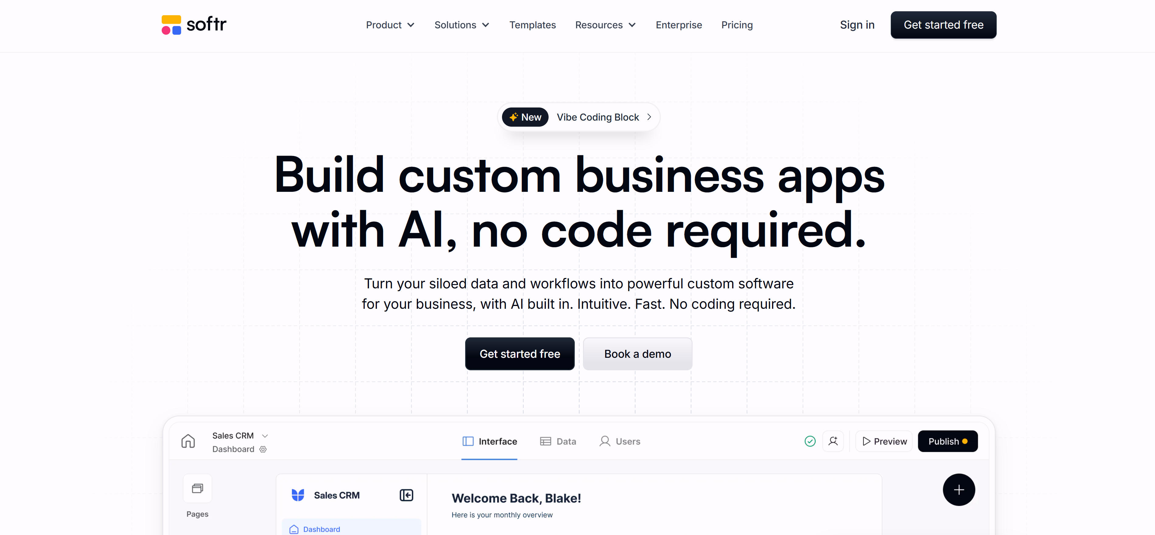 Softr AI业务应用构建平台界面，展示数据集成和工作流自动化功能
