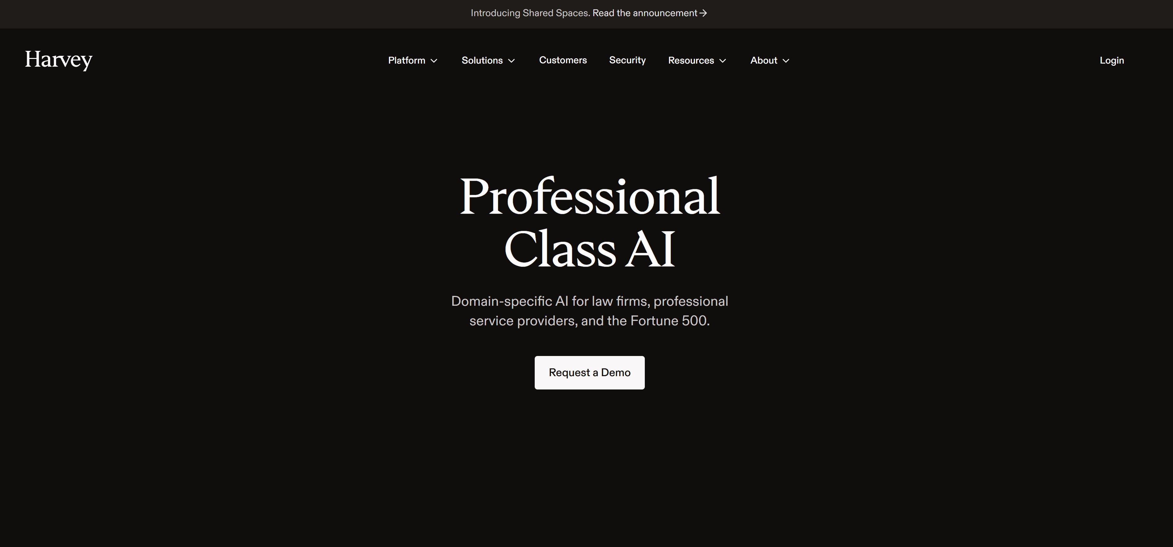 Harvey AI法律平台界面，展示专业级AI助手和知识管理功能